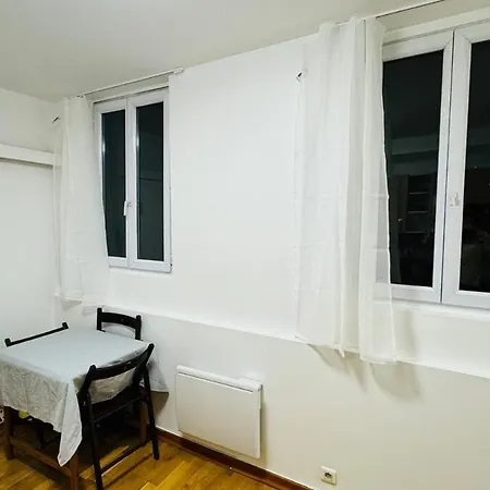 100m To The Orsay Museum Paryż