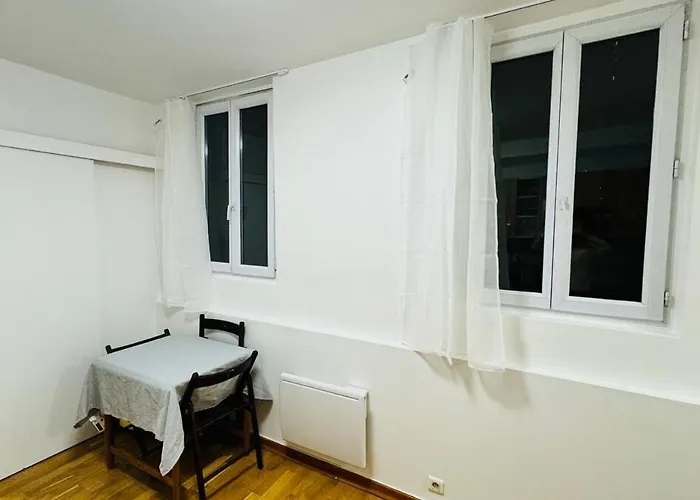 100m To The Orsay Museum Paryż